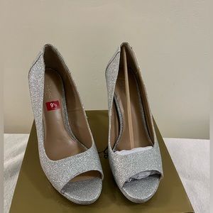 Misses new in box dressy open toe shoes